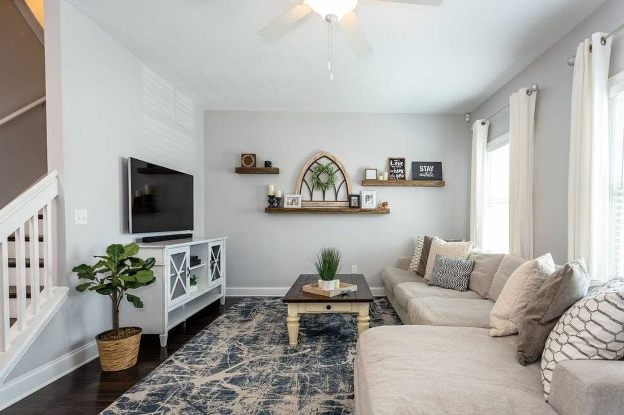 344 Sapphire Dr - Photo 3 of 33