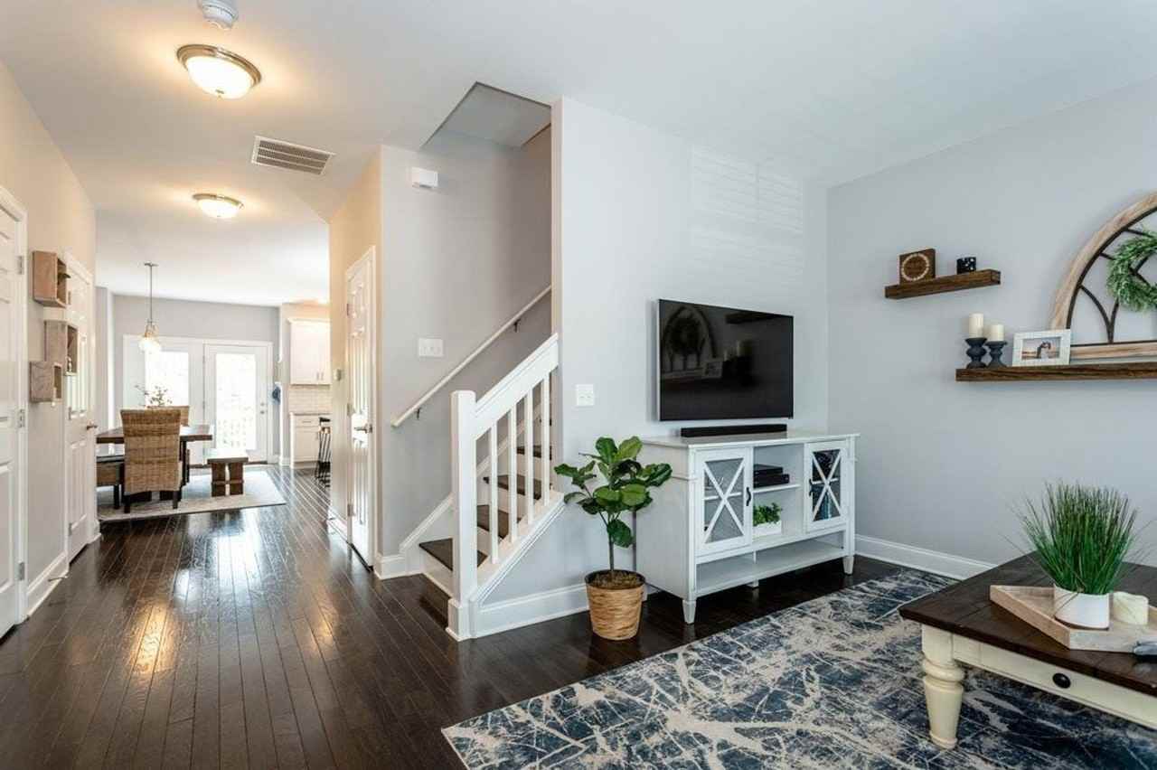 344 Sapphire Dr - Photo 4 of 33