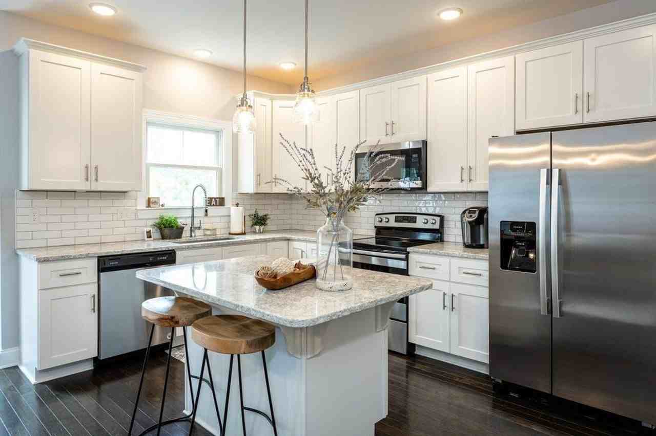 344 Sapphire Dr - Photo 5 of 33