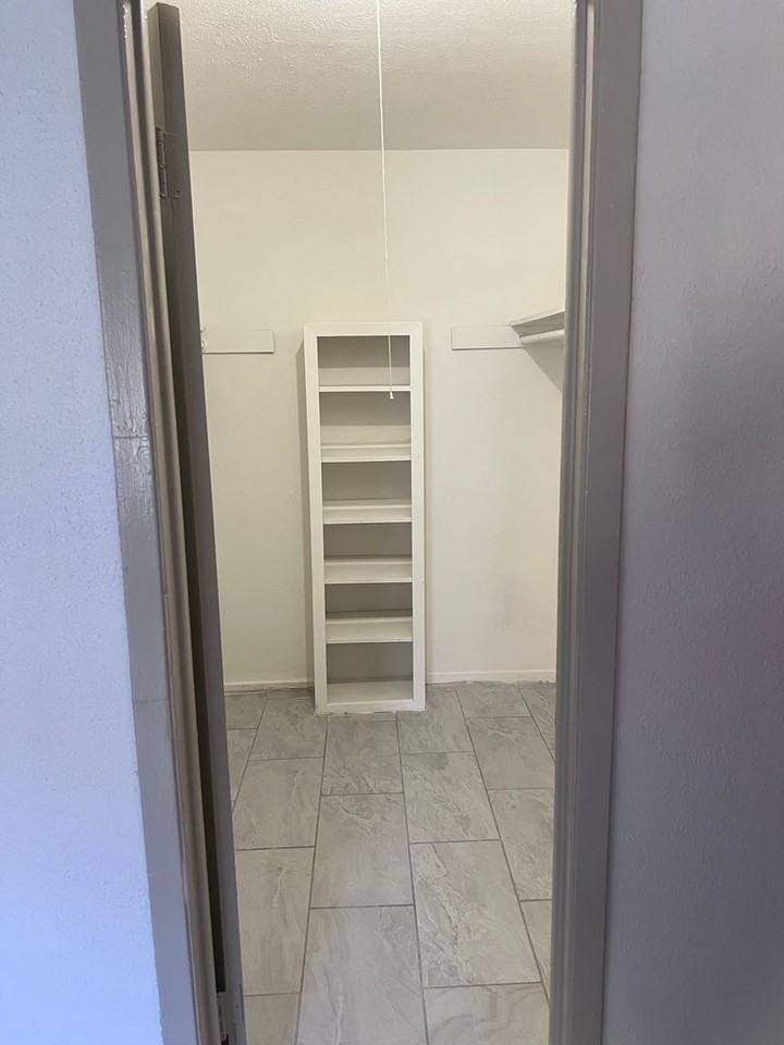 Spanish Tech Apartments - Photo 7 of 29