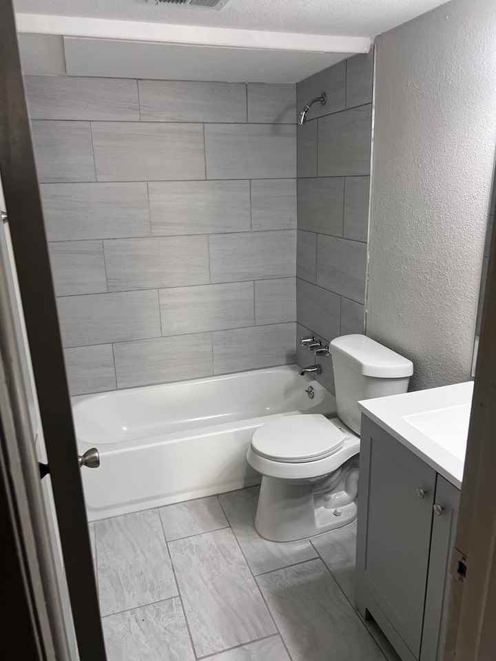 Spanish Tech Apartments - Photo 4 of 15