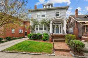 featured image of 909 Harrington Ave