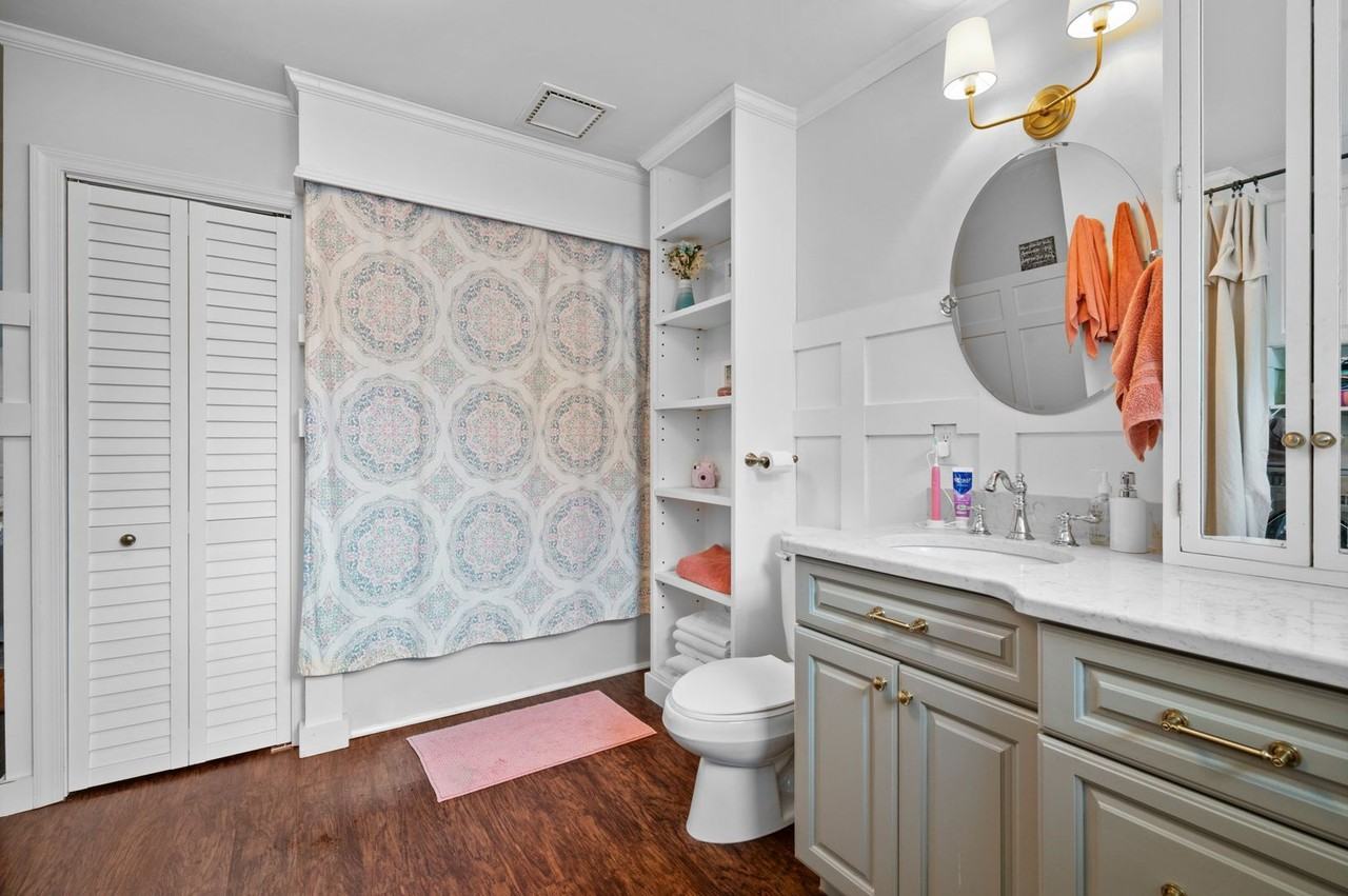 909 Harrington Ave - Photo 4 of 37