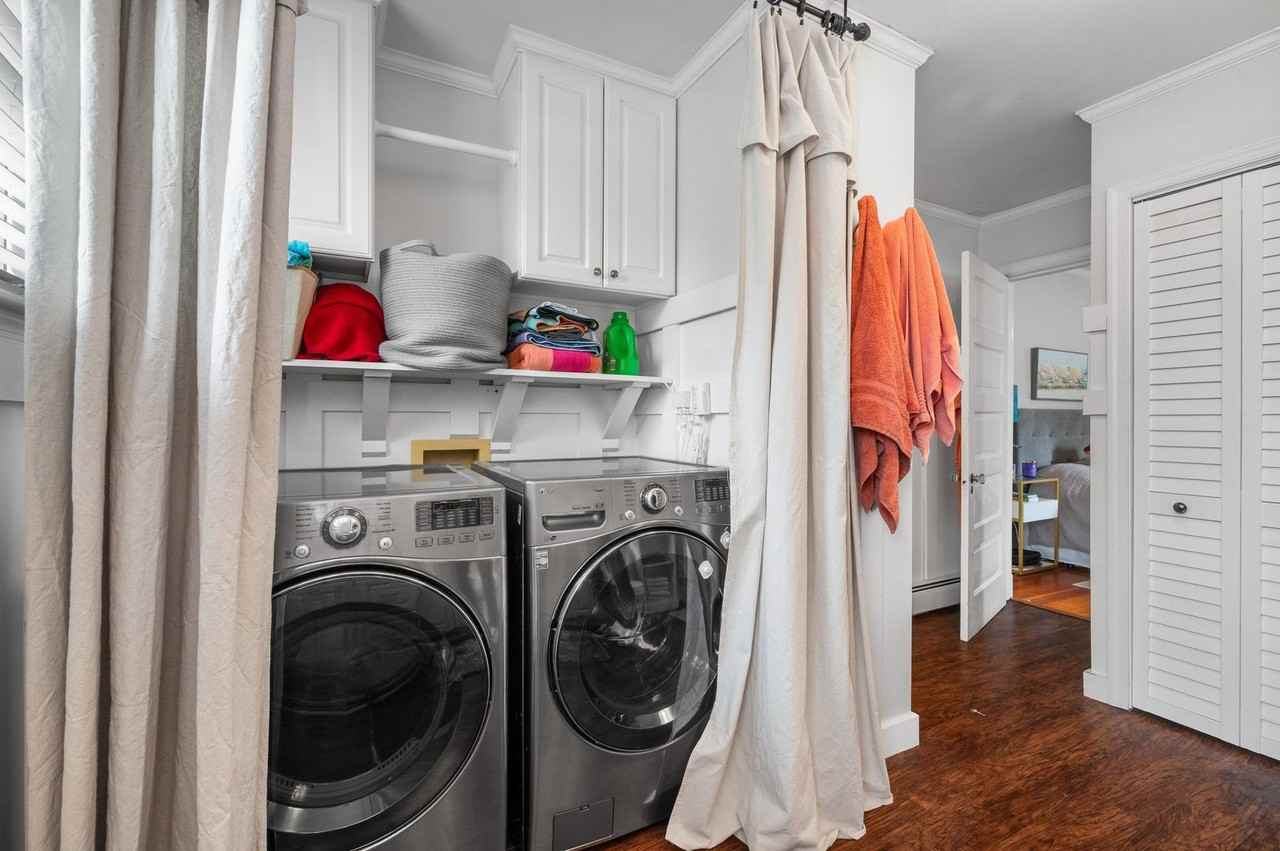 909 Harrington Ave - Photo 5 of 37