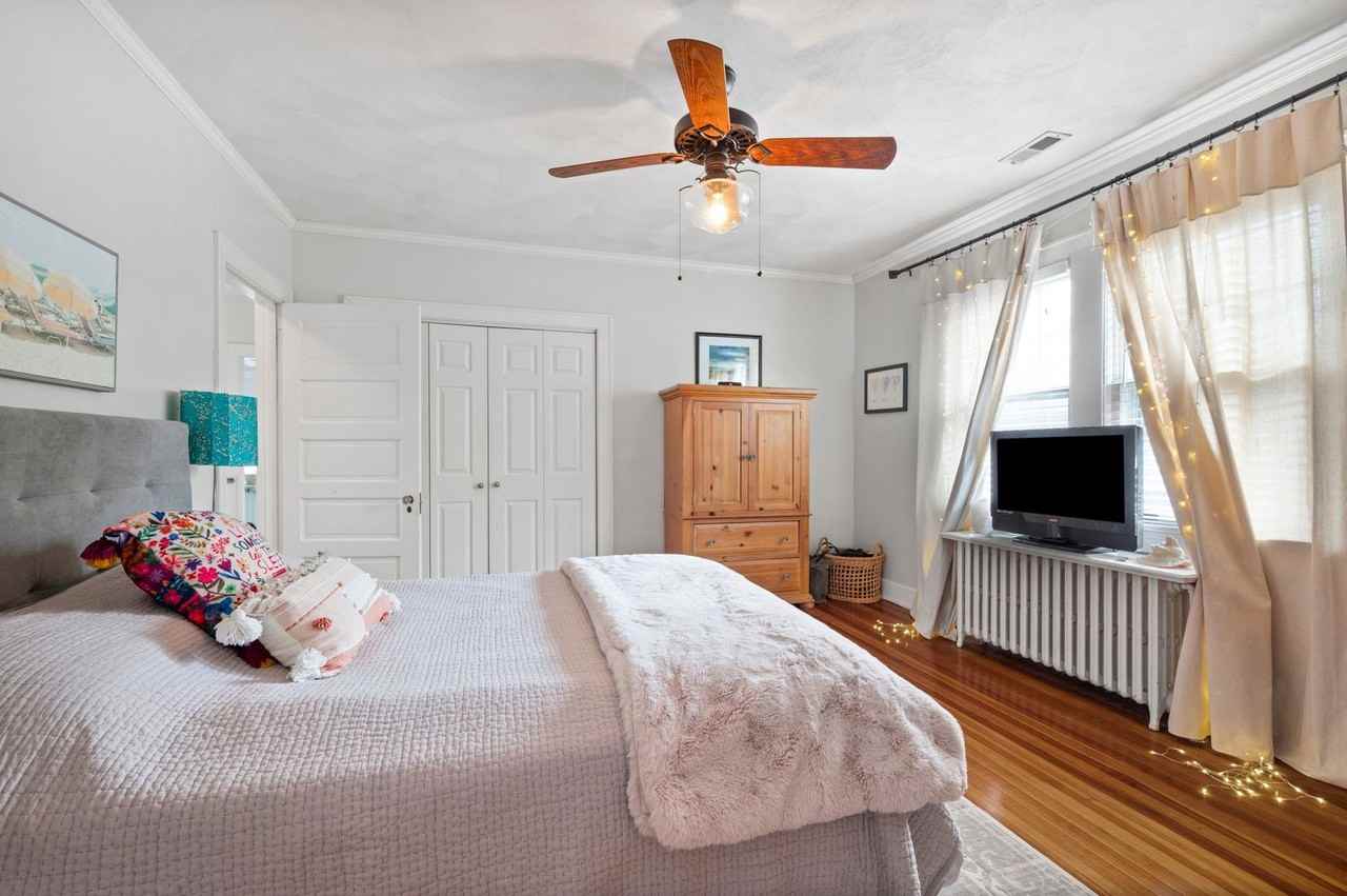 909 Harrington Ave - Photo 7 of 37