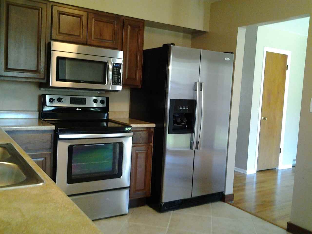 601 Tulane Dr - Photo 3 of 11