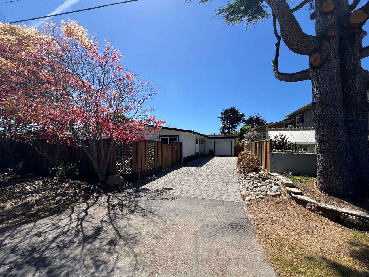 512 Cliff Dr - Photo 3 of 35