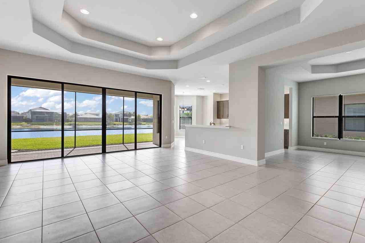 4528 Azalea Dr - Photo 3 of 50