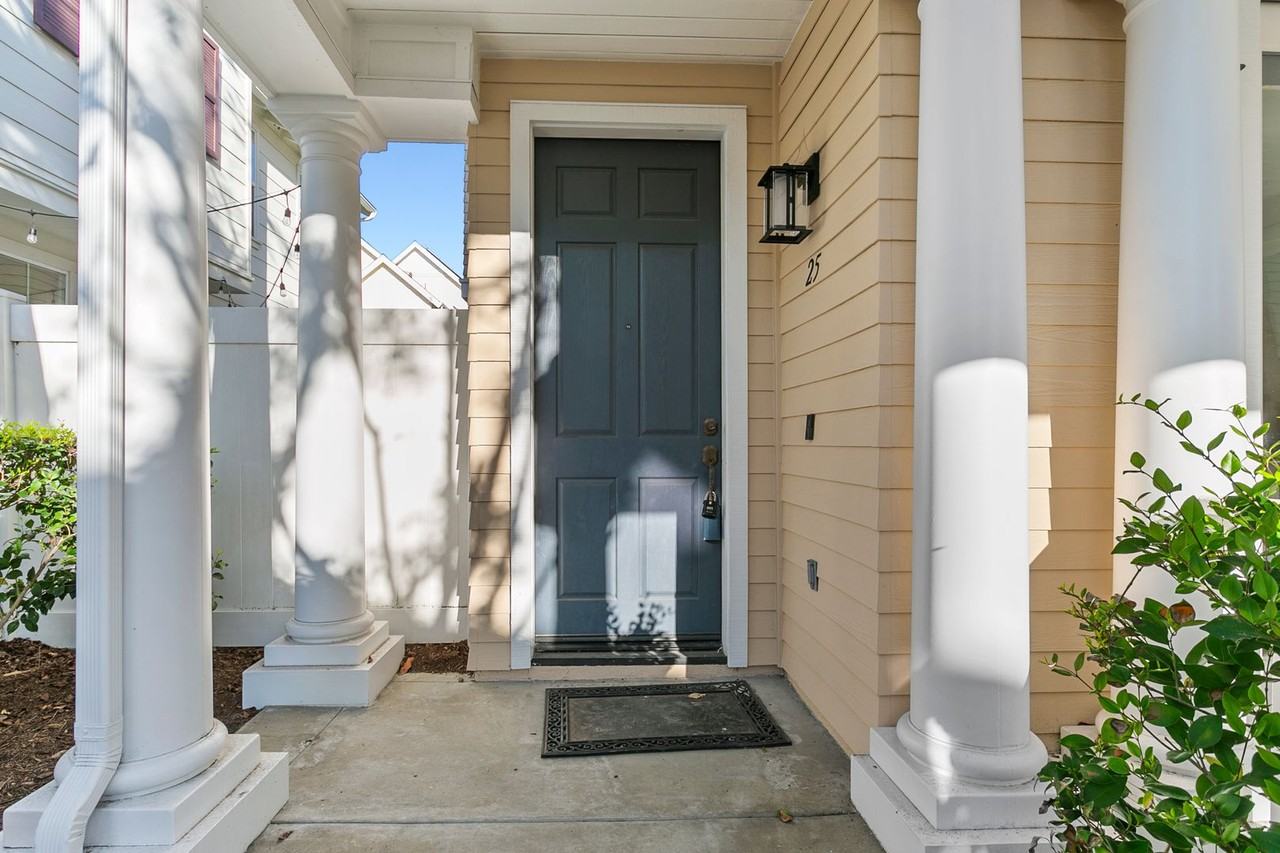 25 Tarleton Ln - Photo 3 of 27