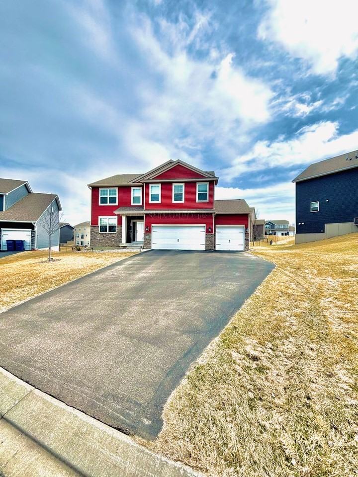 1533 Linwood Cir - Photo 2 of 50