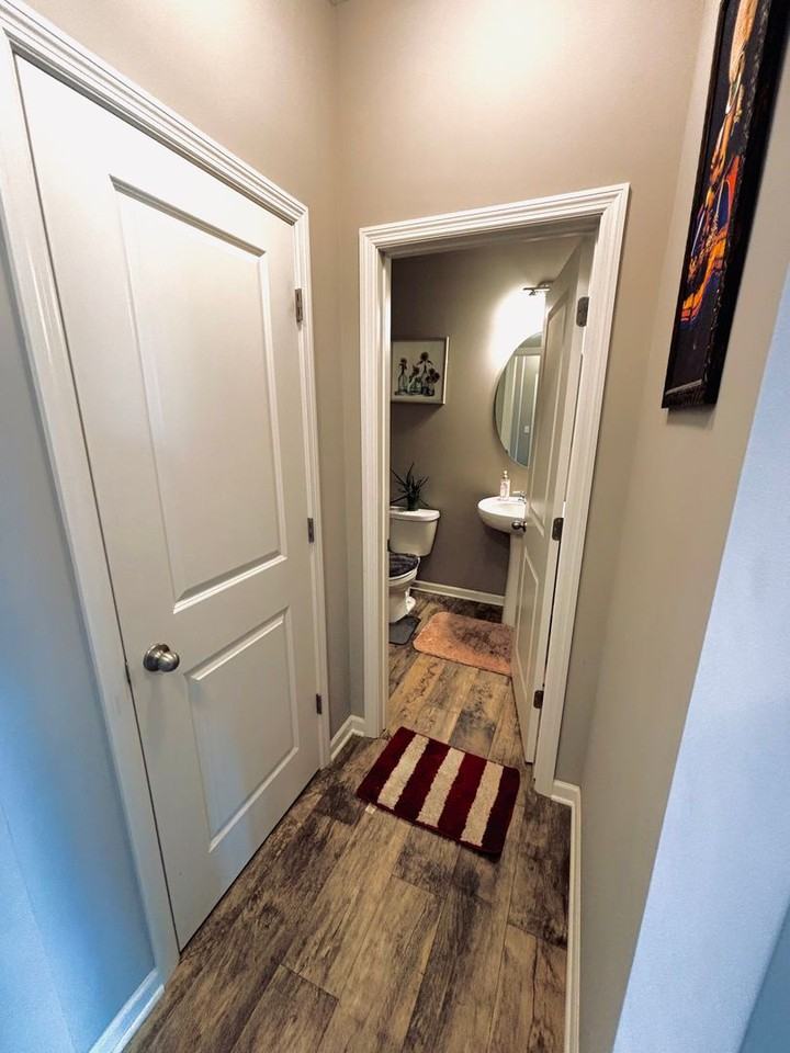 1533 Linwood Cir - Photo 7 of 50