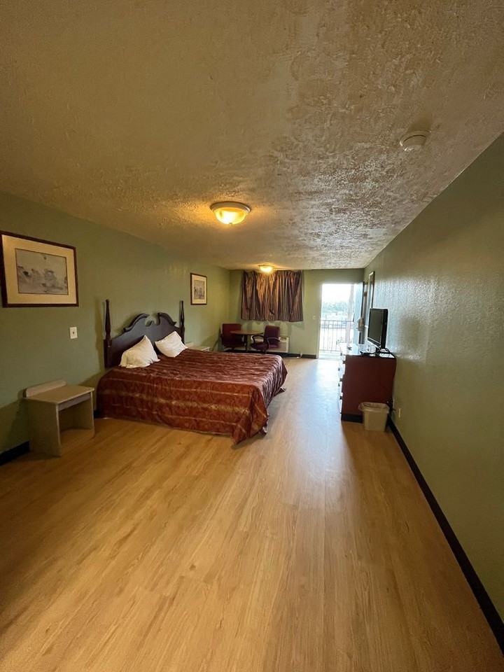 1902 Dickerson Pike - Photo 2 of 6