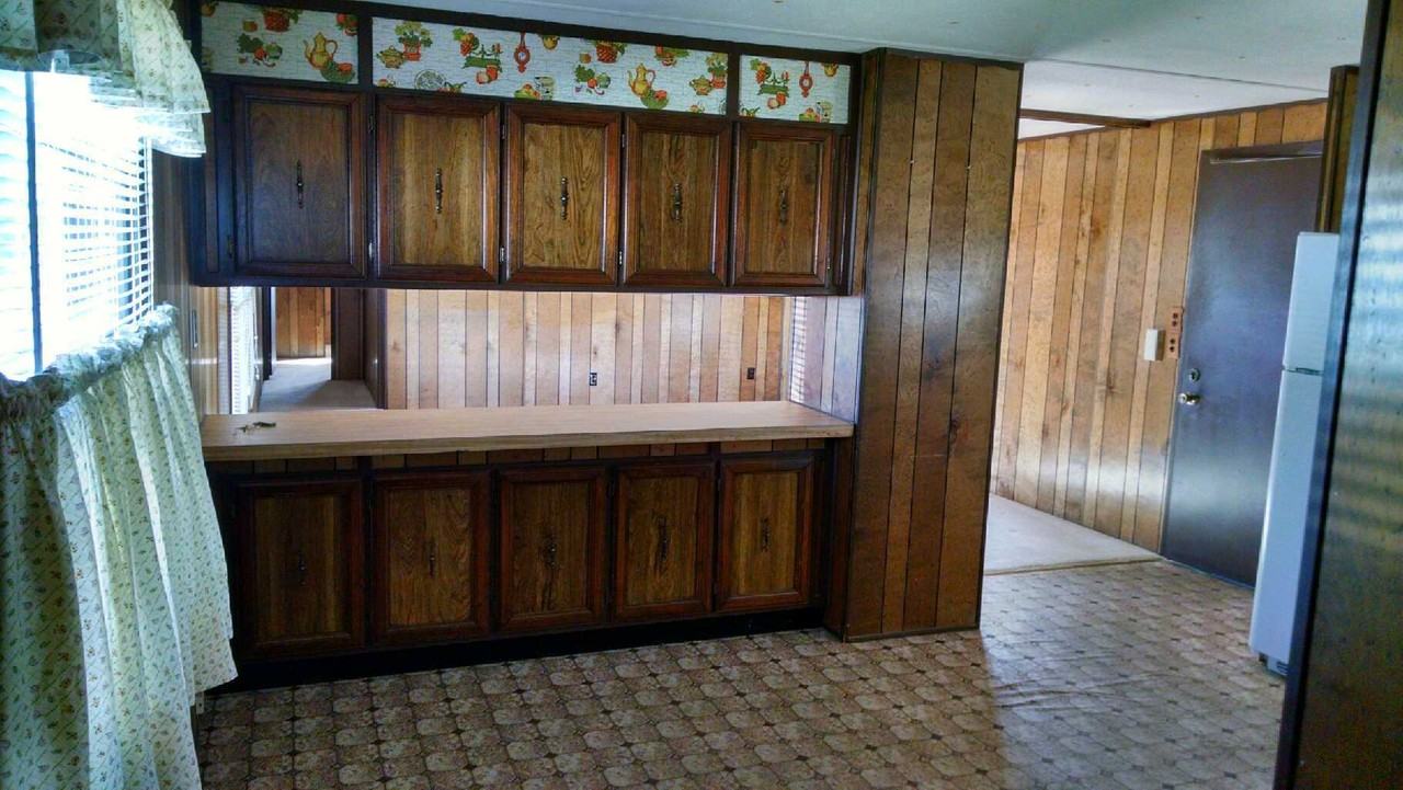 3102 Circle Dr N - Photo 3 of 9