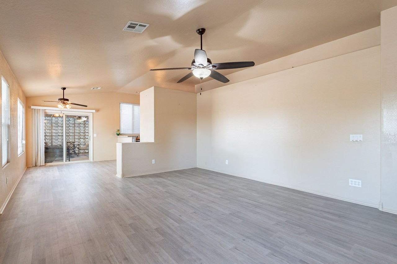 5409 S 15th Way - Photo 7 of 40