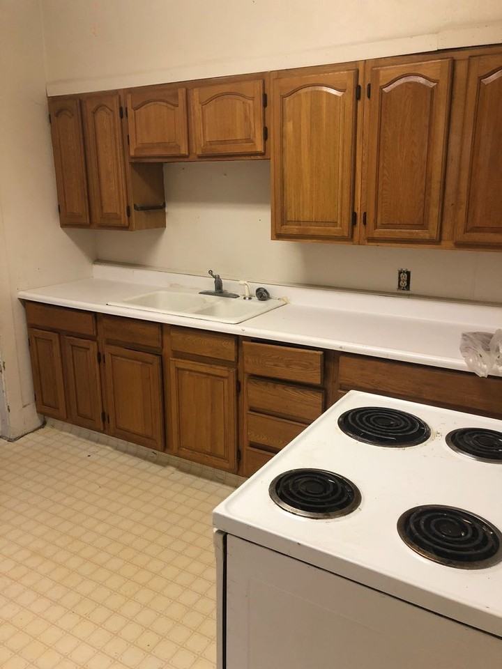 617 E 9th St - Photo 2 of 6