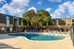 featured image of 7030 Glenview Dr