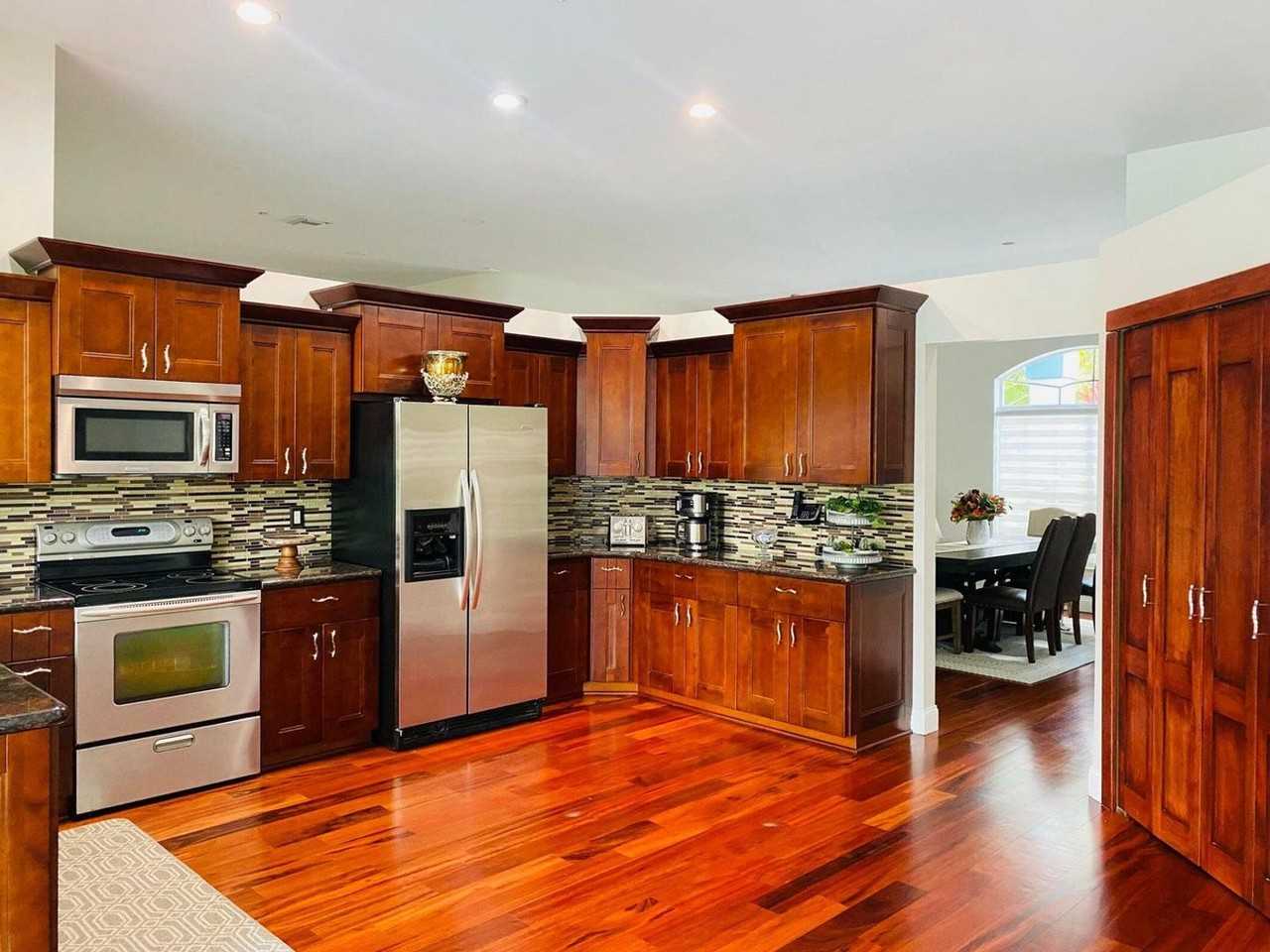 10053 Nw 47th St - Photo 3 of 19