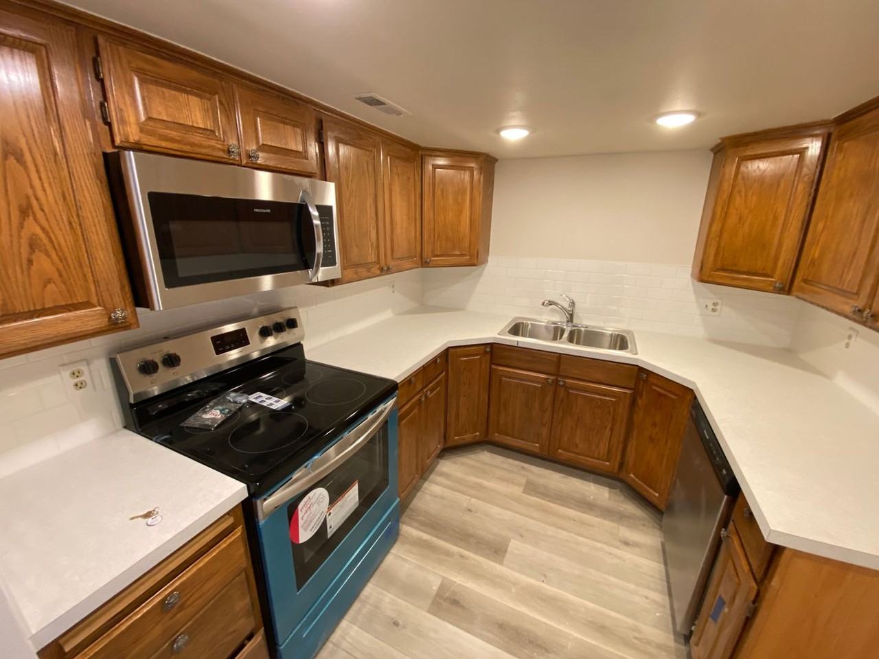 2244 N Canyon Rd #214 - Photo 3 of 10