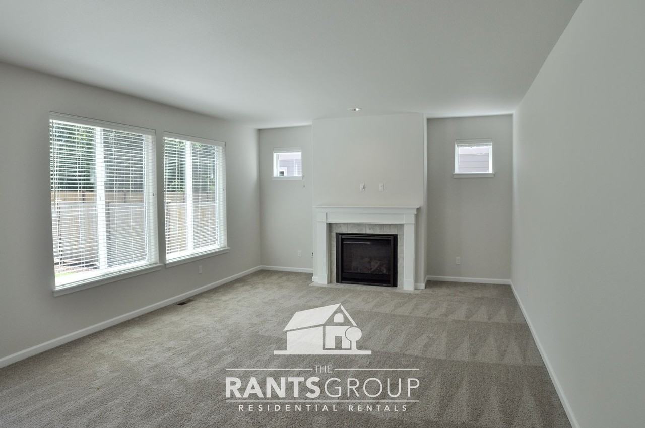 9523 9th Ave Se - Photo 4 of 25
