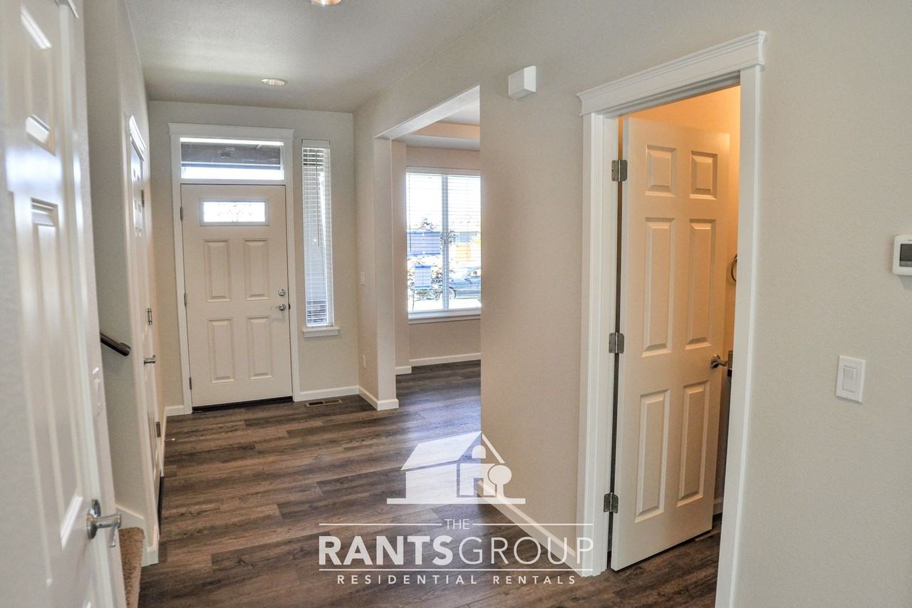 9523 9th Ave Se - Photo 6 of 25
