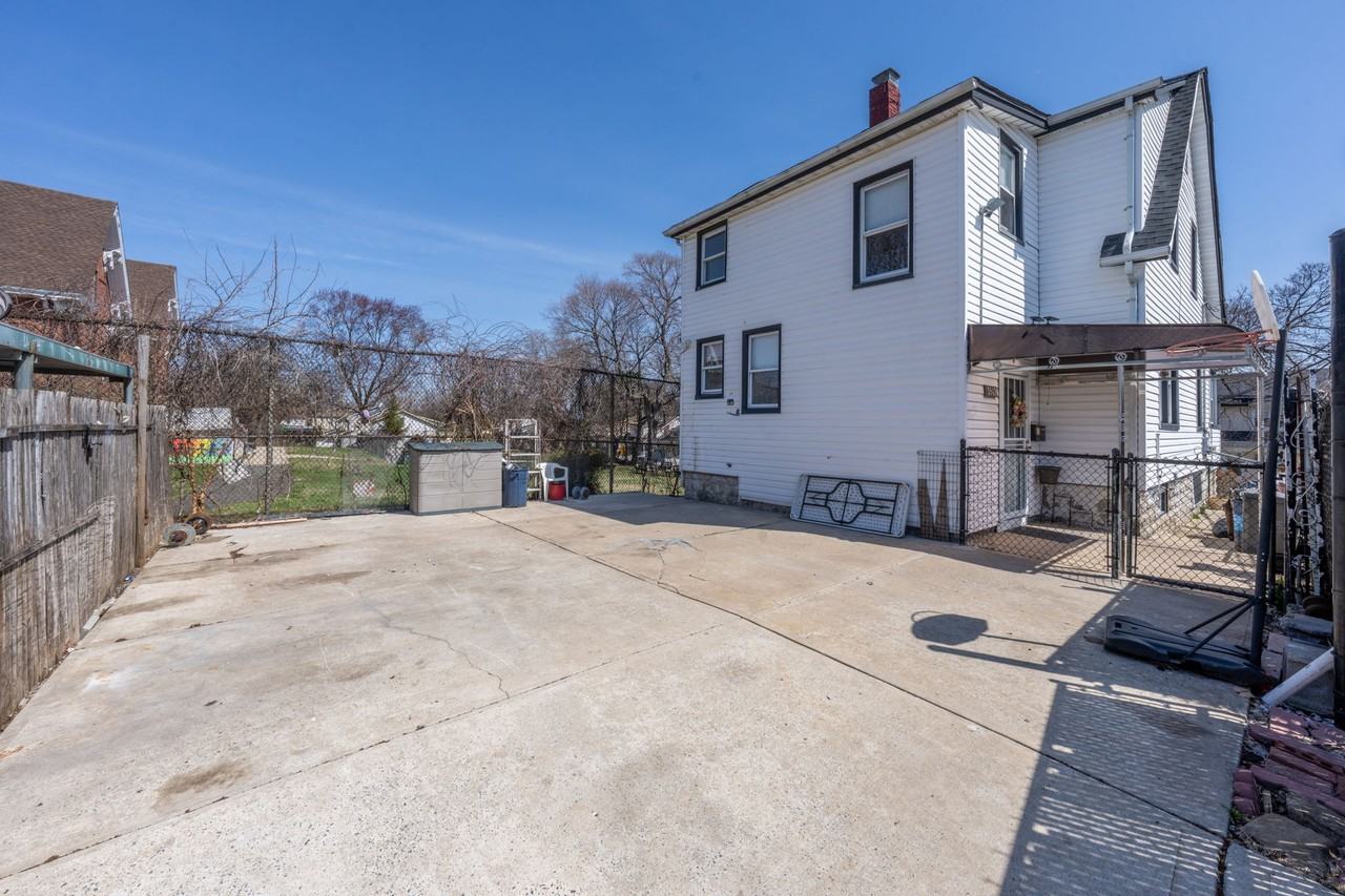 3949 Rombouts Ave #2ndFL - Photo 3 of 14