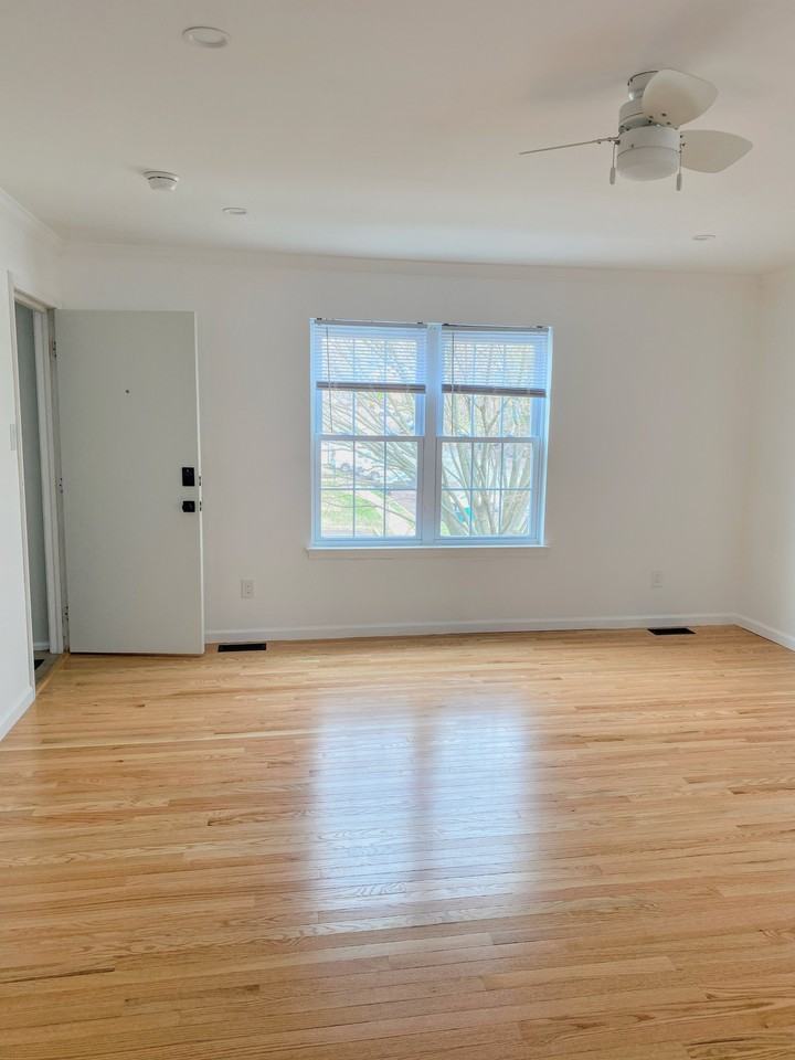 100 Grimley Rd #1stFL - Photo 2 of 12