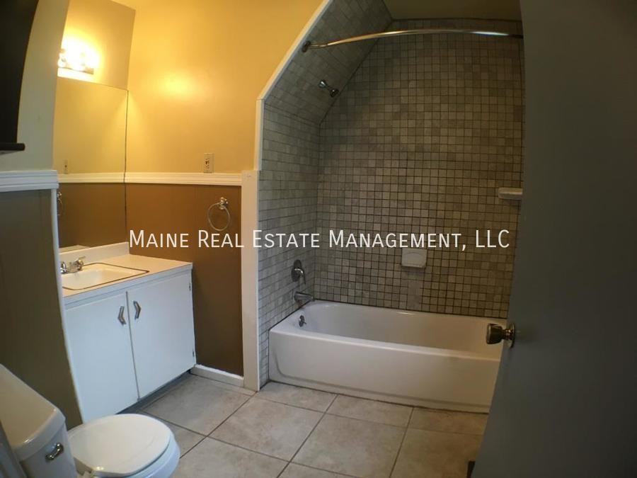 192 Forest Ave #1 - Photo 3 of 16