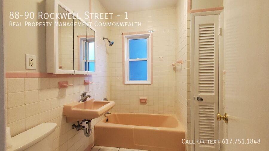 88 Rockwell St #1 - Photo 7 of 10