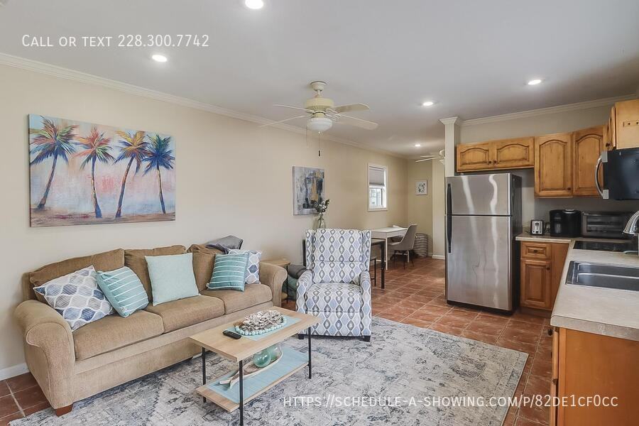 176 176 Markham DriveBungalow - Photo 5 of 10