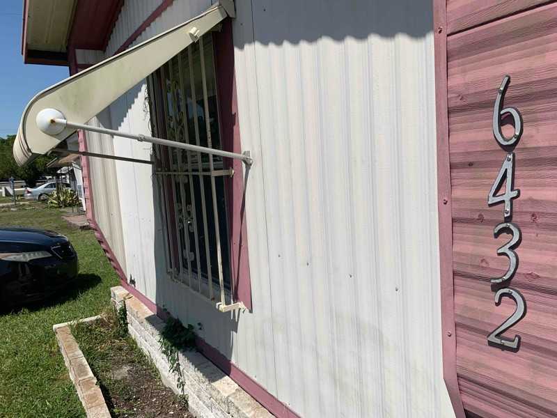 6432 New York St - Photo 2 of 7