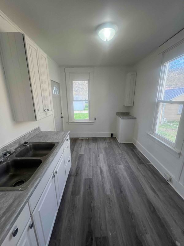 415 William St - Photo 2 of 9