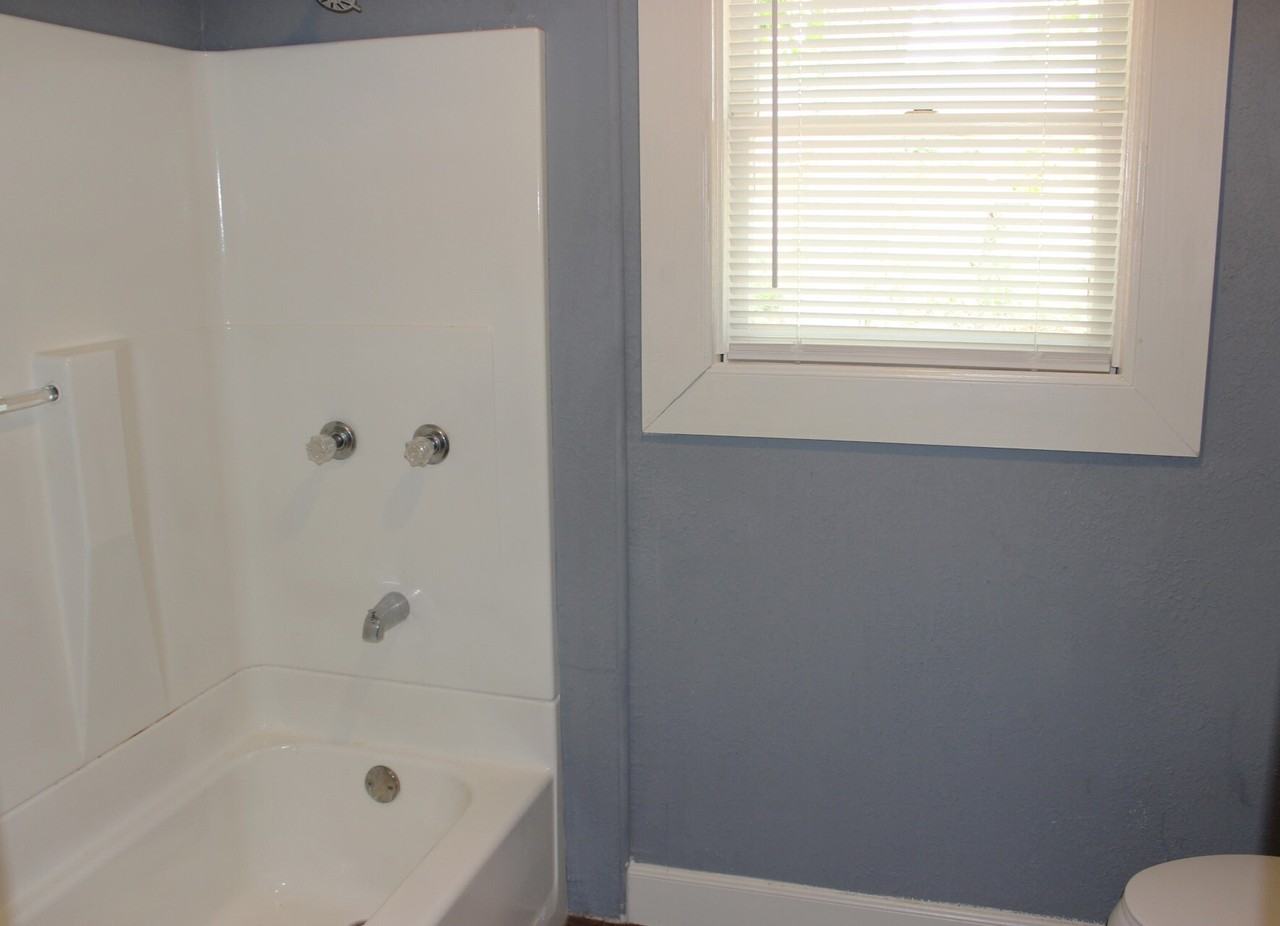 1312 East Alamo Street Unit A - Photo 6 of 7