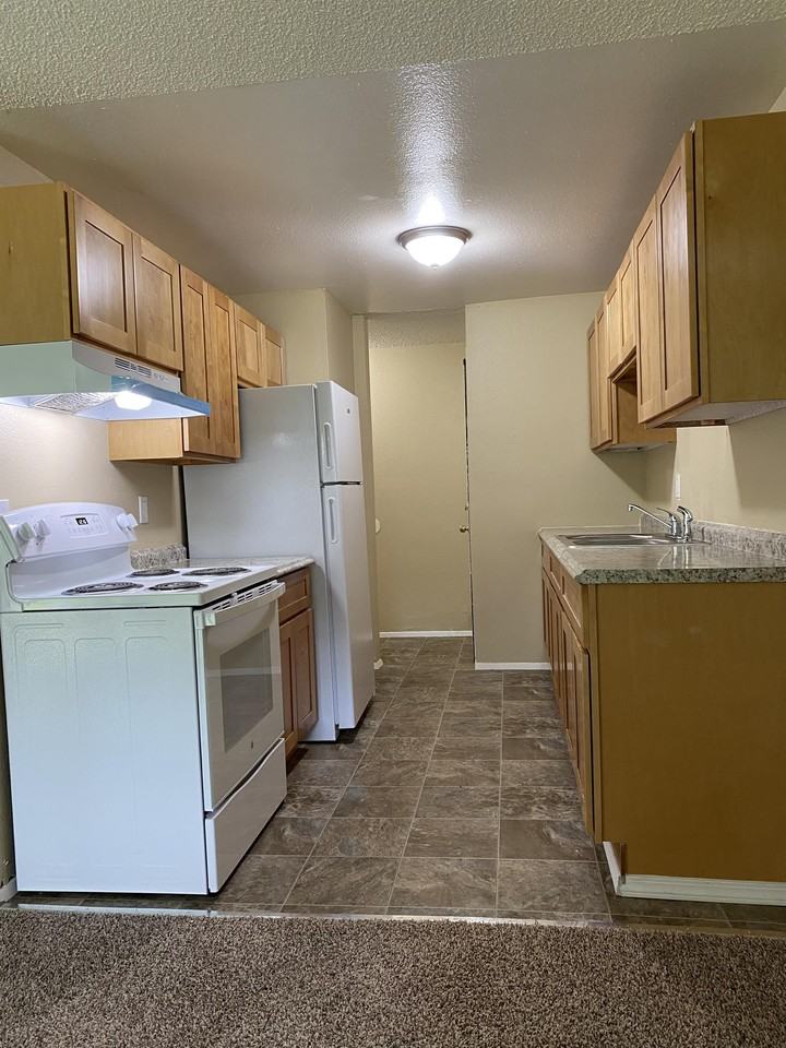 Riverside Manor - Photo 3 of 50