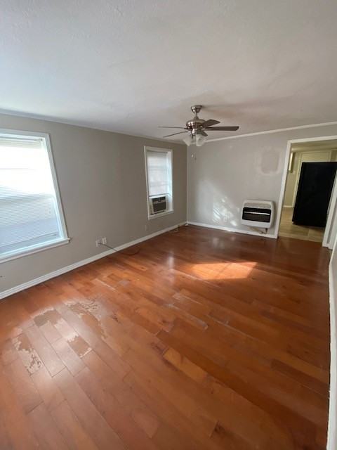 401 Everett - Photo 2 of 6