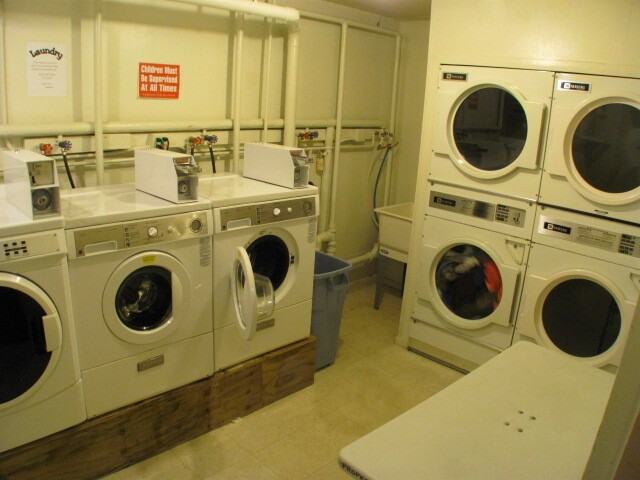 Stardust Apartments - Photo 4 of 15