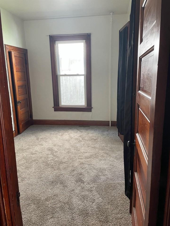 1264 University Avenue - Photo 3 of 7