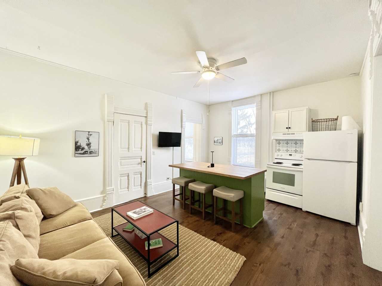 420 North Jackson Street - Photo 4 of 10