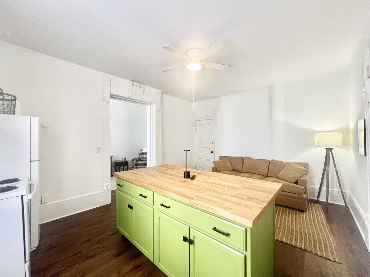 420 North Jackson Street - Photo 6 of 10