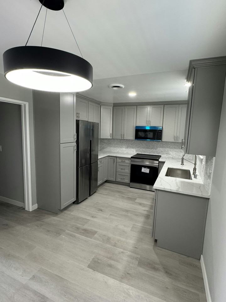 281 South Madison Avenue, Unit 205 - Photo 4 of 7