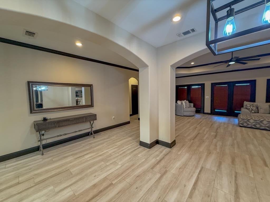 406 Bulldog Drive - Photo 3 of 28