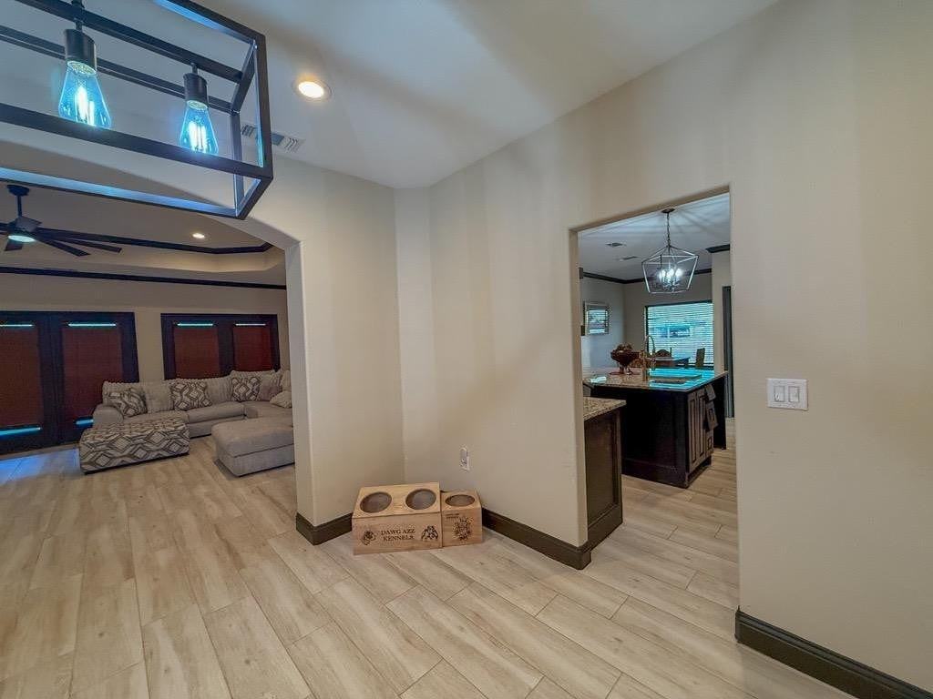 406 Bulldog Drive - Photo 5 of 28