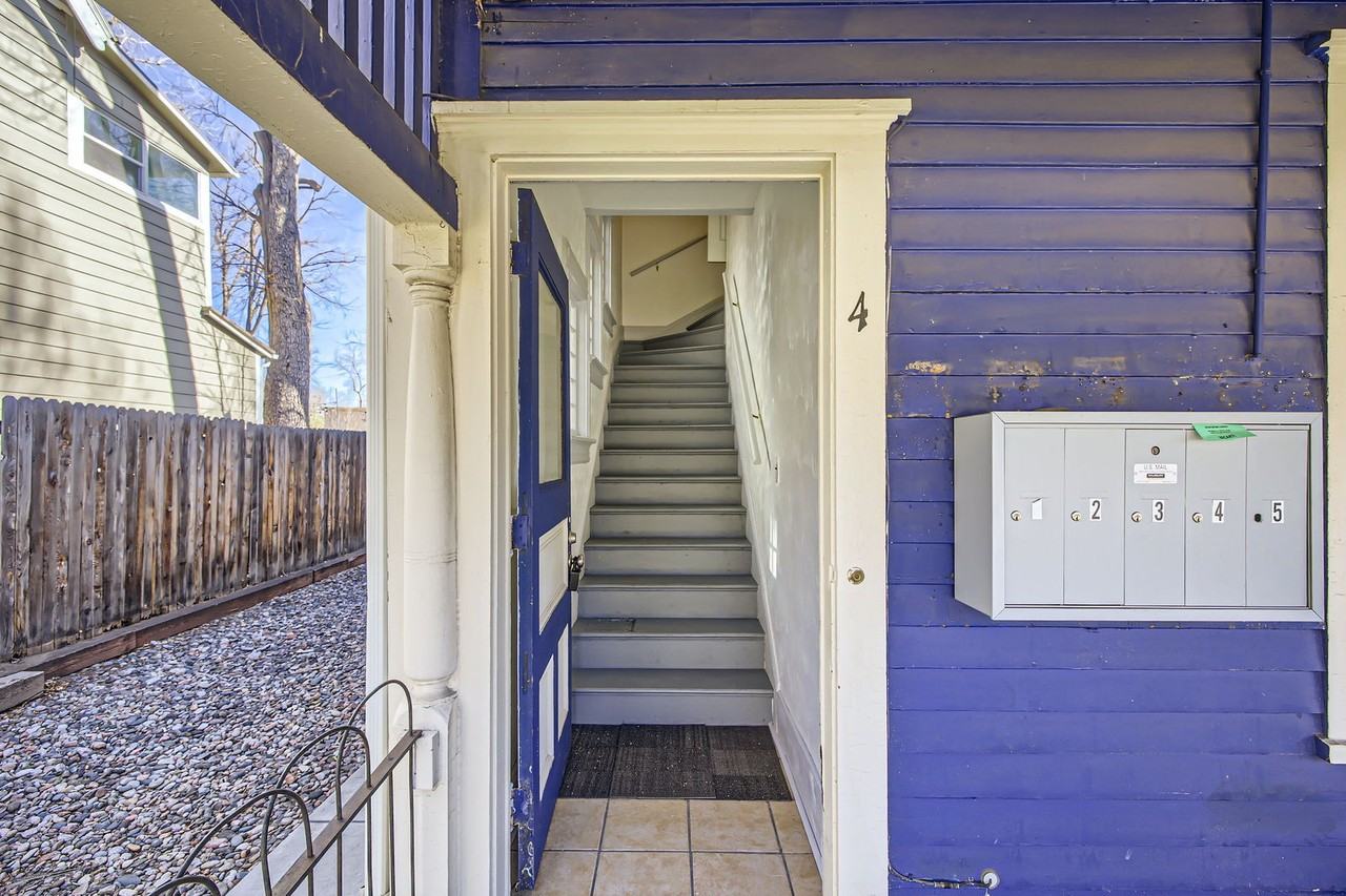 537 East Platte Avenue - Photo 3 of 11