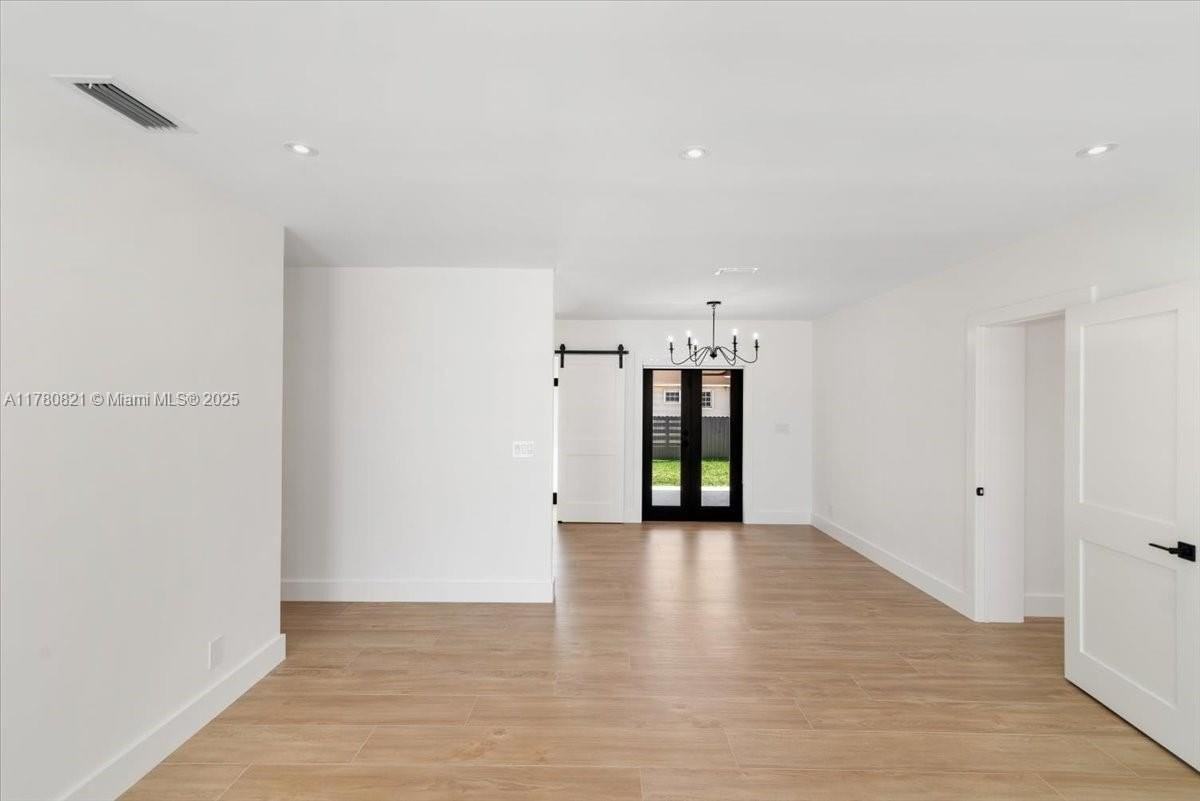 7750 Southwest 17th Terrace - Photo 5 of 36