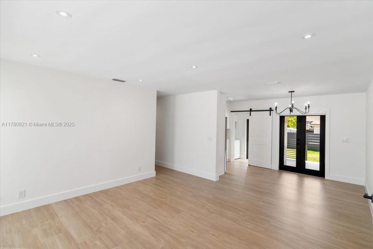 7750 Southwest 17th Terrace - Photo 6 of 36