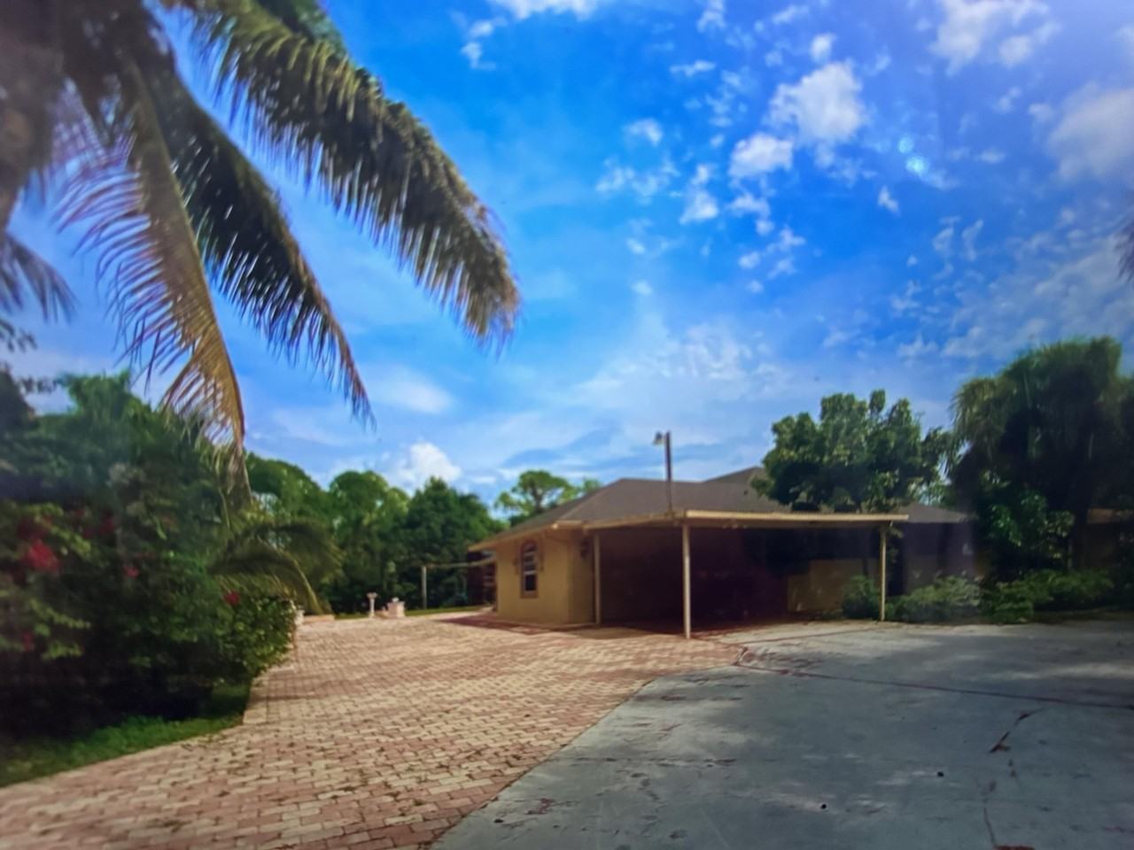 8698 Banyan Boulevard - Photo 3 of 38