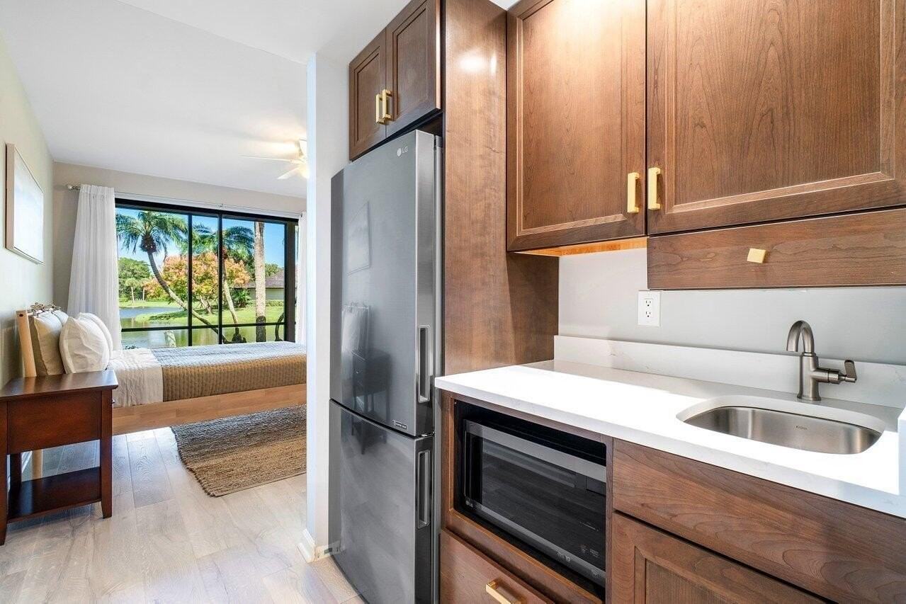 11842 Pebblewood Dr #102 - Photo 4 of 16