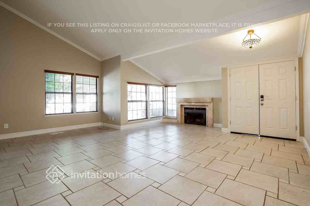 8248 Woodlake Hills Dr - Photo 3 of 20