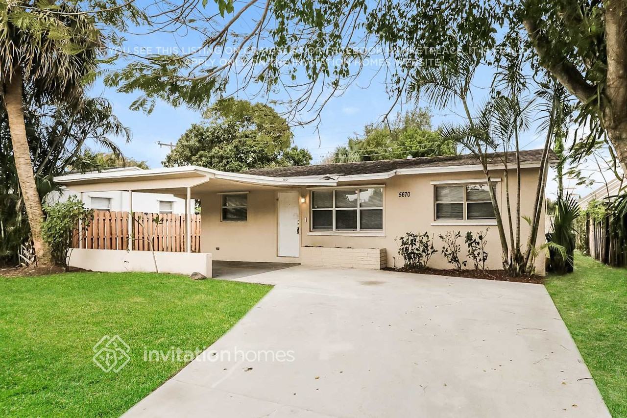 5670 S 38th Ct - Photo 4 of 17