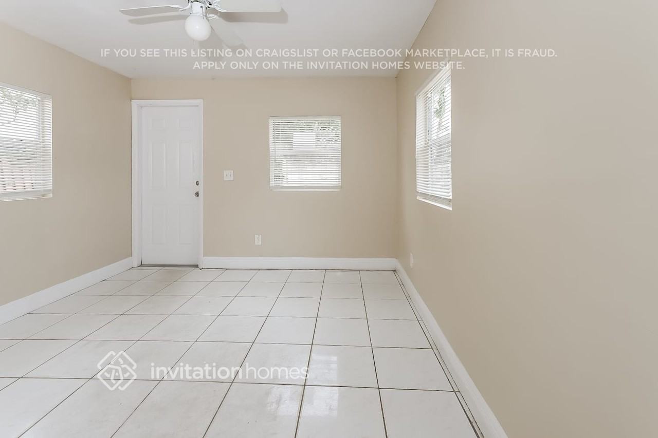 5670 S 38th Ct - Photo 7 of 17