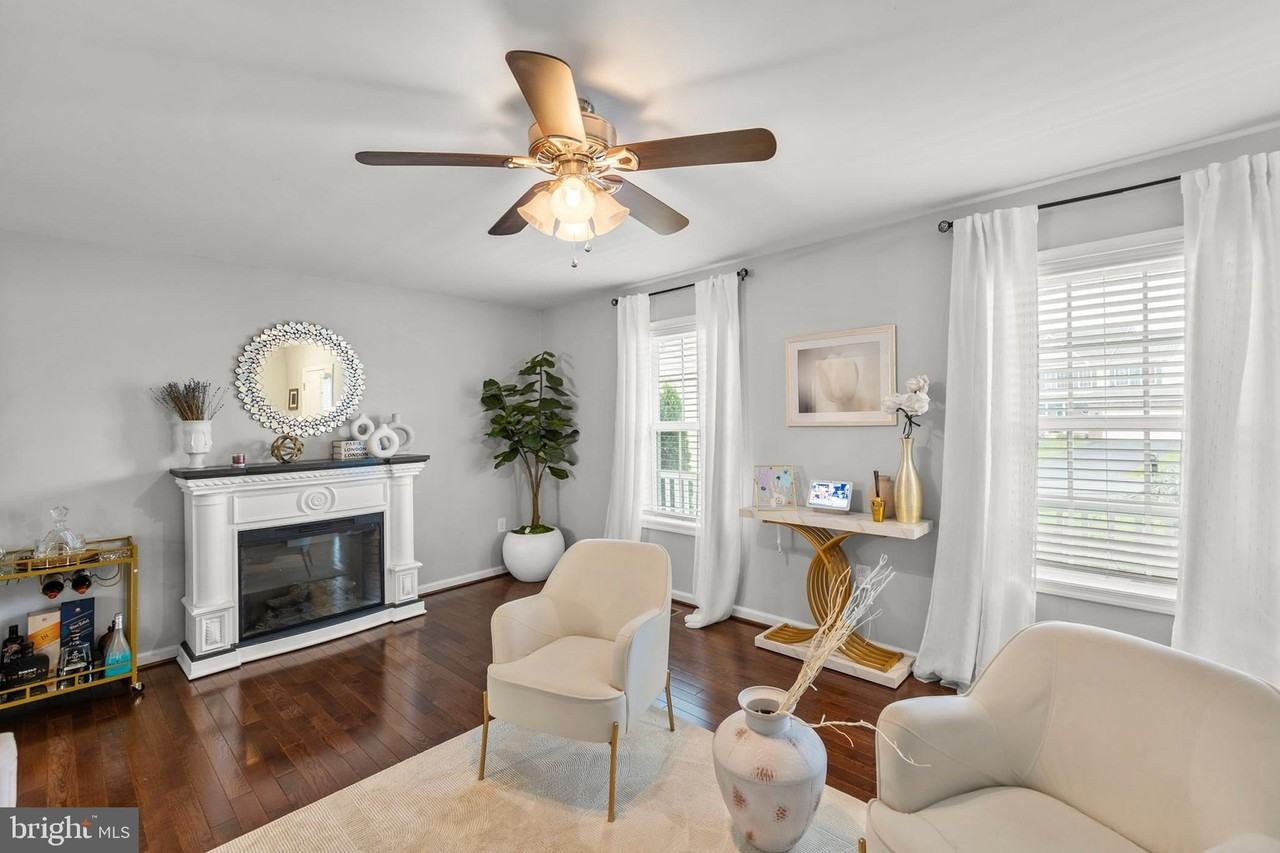 305 Boise Ln - Photo 3 of 48